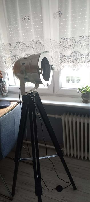 Lampa stojaca teatralna
