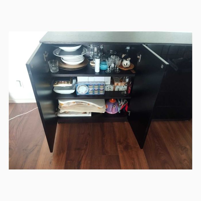 Aparador/bar preto brilhante com arrumação + mesa de jantar Dark Wengué — conjunto elegante para sala