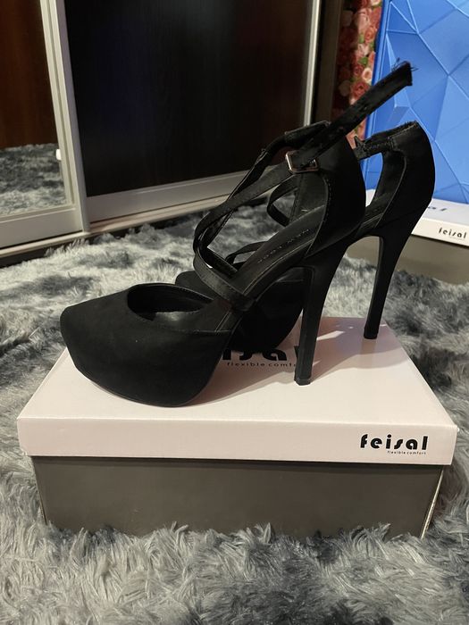 Туфлі босоніжки шпілька