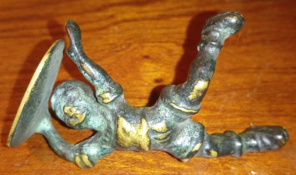 Pequena Estatueta em Bronze432430741707837444