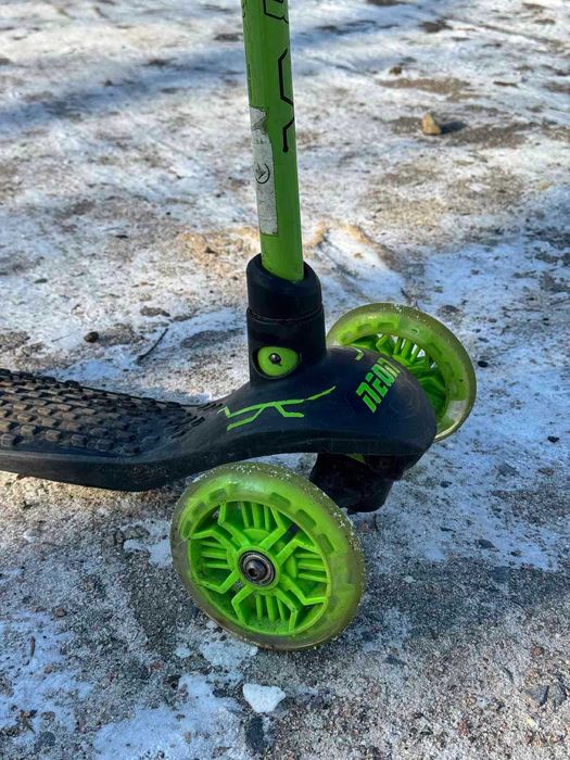 Самокат NEON Glider в отличном состоянии!