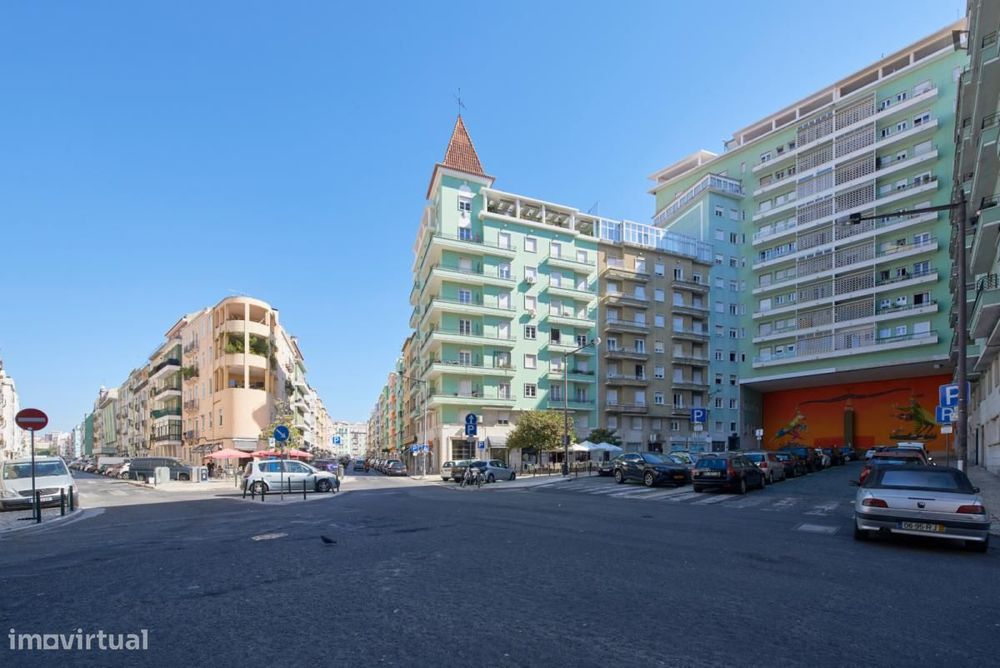 Quarto - localizado em Arroios Lisbon