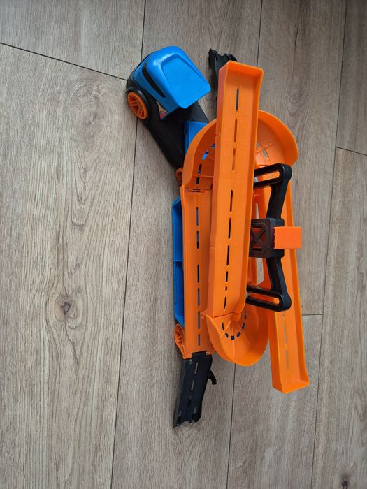 Hot wheels city transporter