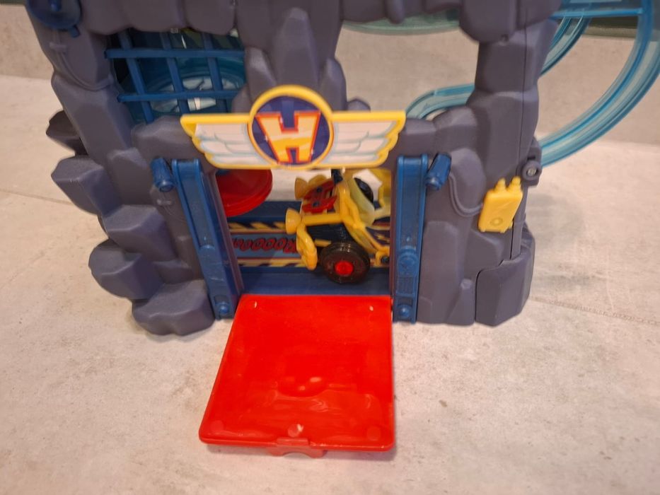 Zings Superthings Heroes Headquarters - General Headquarter