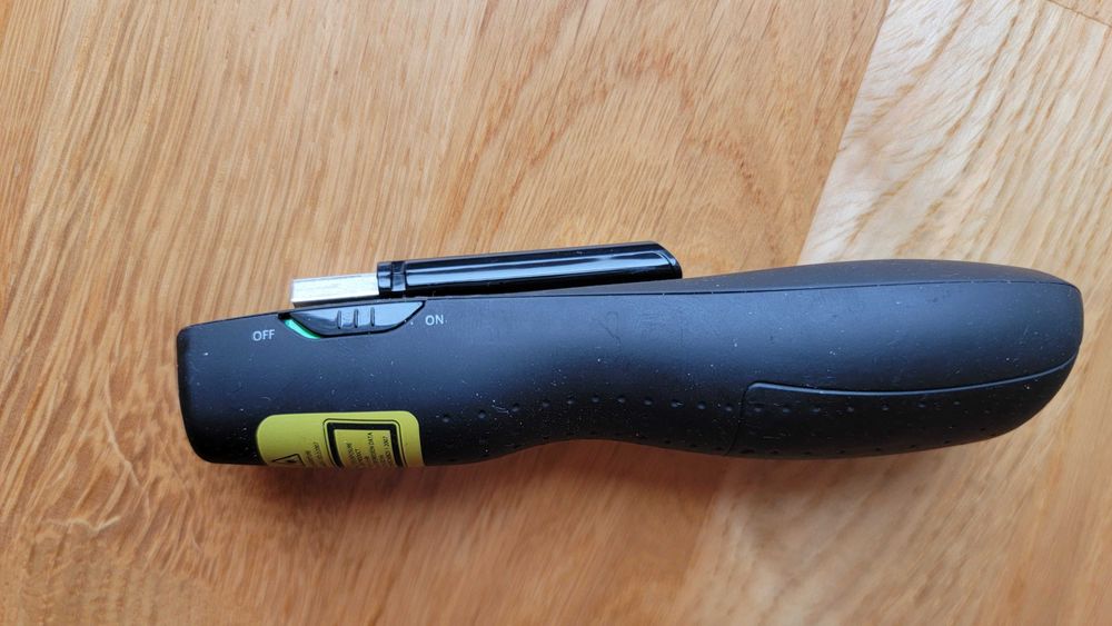 Професійний презентер Logitech Professional Presenter R800 (з чохлом)