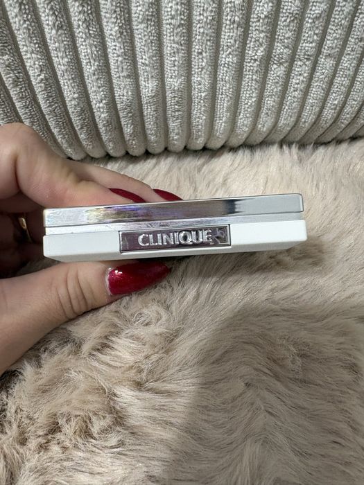 róż rozświetlający Clinique Fresh Bloom Allover