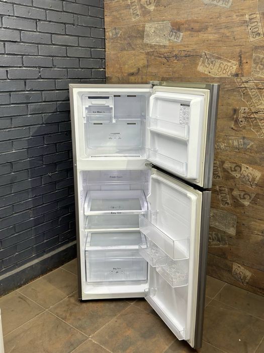 Продам Невеликий Б/У Холодильник Samsung RT32K5030S8.NoFrost.Доставлю
