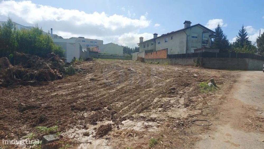 Terreno urbano à venda em Mozelos Santa Maria da Feira