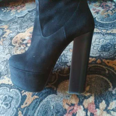 Сапоги 100% натуральн.замша 38р высота каблука 15см