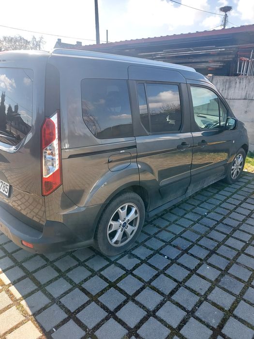 Sprzedam forda conecta 2019 rok
