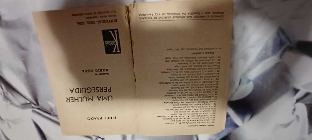 Livro _Uma Mulher Perseguida"_de Fidel Prado