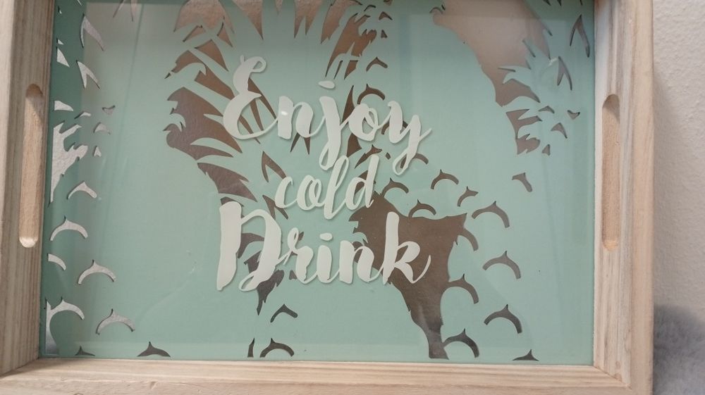 Taca z talerzykami ananasy