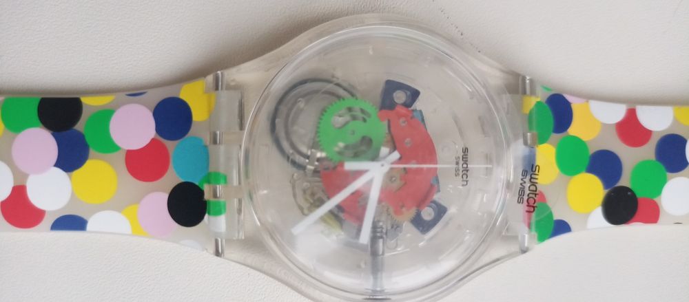 Годинник  Swatch  новий !