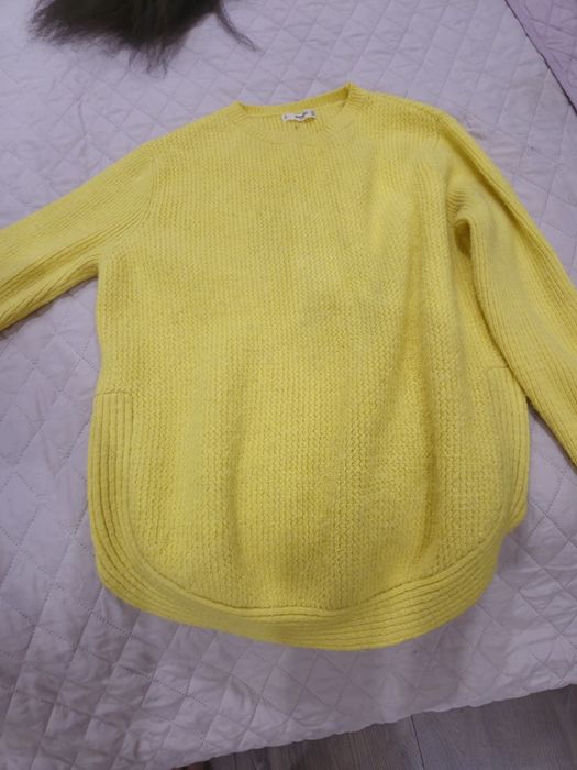 Светр Mango жовтий