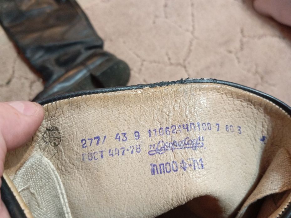 Сапоги хромовые и керзовые. 10 пар. См все фото