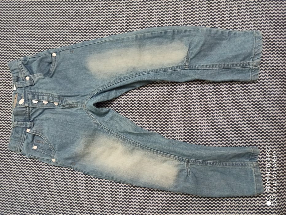 Фирменные джинсы,р.110.