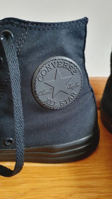 Całe czarne jednolite converse noir
