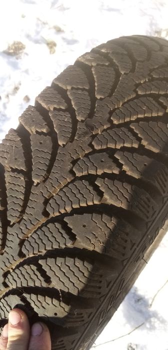 Продам пару нових зимових кольос р13