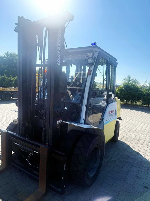 Вилковий навантажувач NISSAN FD40 4000 кг здвоєні колеса кабіна дизель 2014