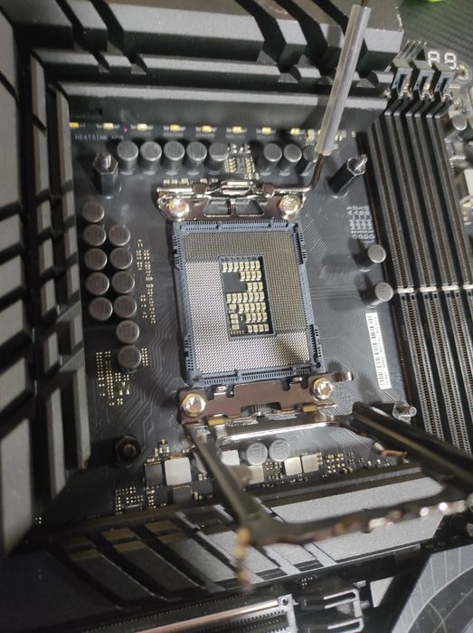 Asus ROG Maximus Z790 Dark Hero (s1700, Intel Z790, PCI-Ex16)