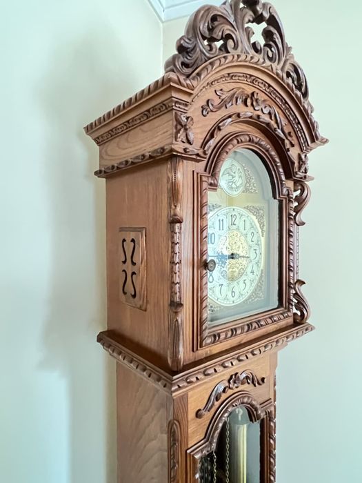 Relógio de pé alto - Tempus Fugit