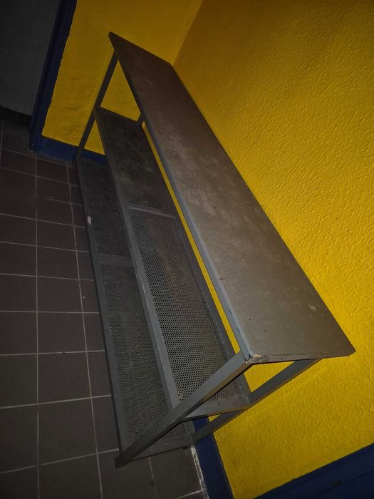 Armário madeira lacado branco - Armário de apoio a restaurante - Bancada ferro tampo madeira cor cinza