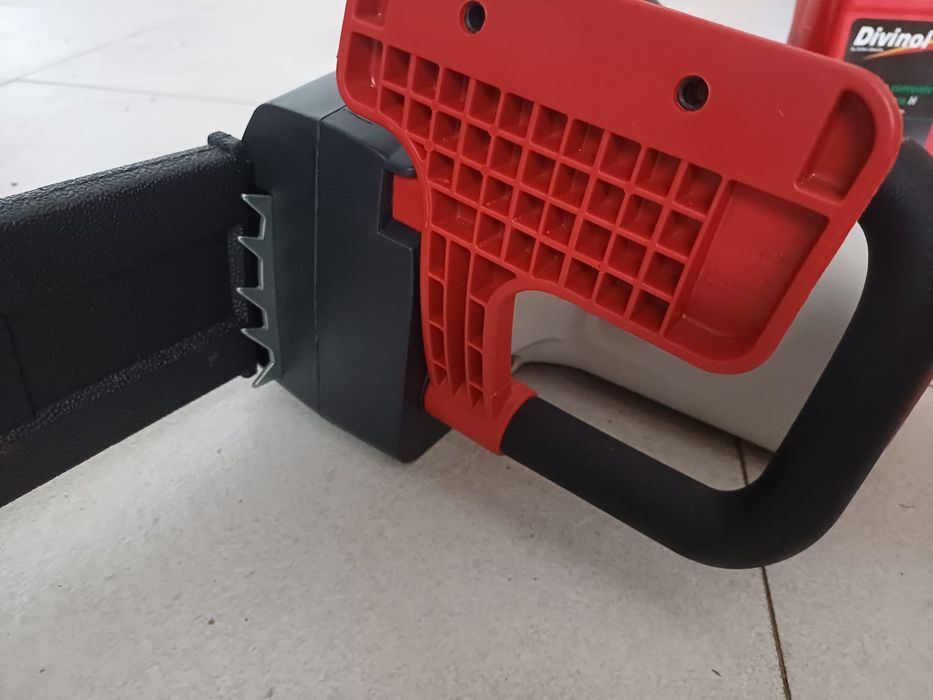 Motosserra elétrica 2000 W 35 cm Sterwins, usado apenas uma vez