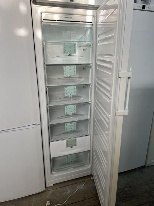 Морозильна камера LIEBHERR  MIELE BOSCH  Морозилка 200 л  від 5000 гр