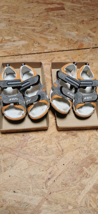 Sandalki dla bliźniaków