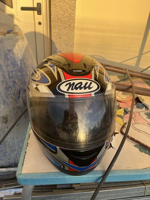 Capacete de mota usado