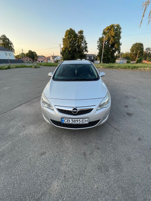Автомобіль Opel Astra J