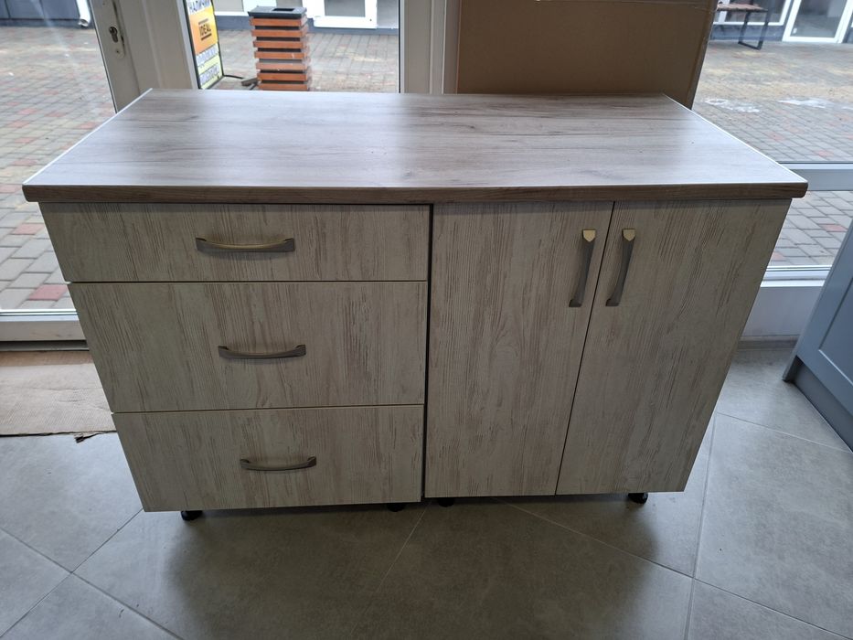 Продается два кухонных модуля со столешницей