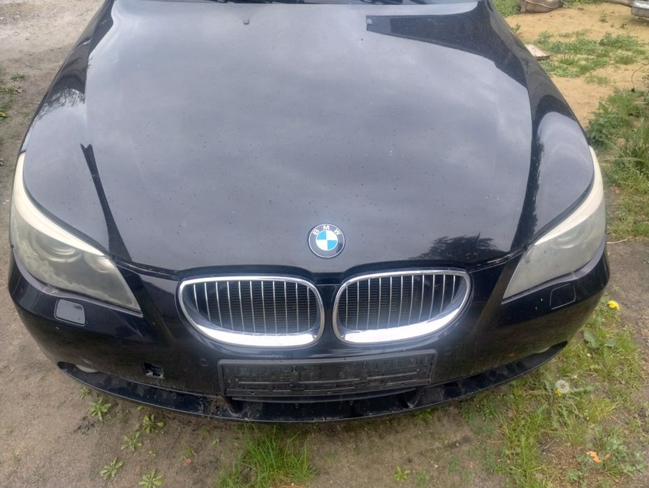 BMW 5 E60 E61 blotnik przód  schwarz 2