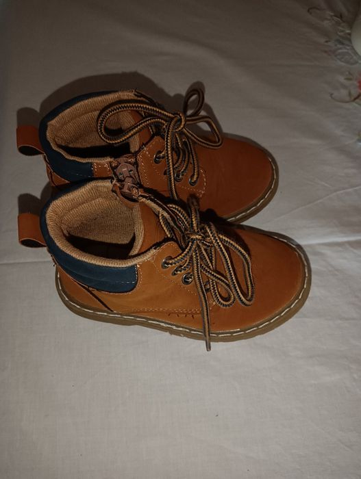 Botas novas menino