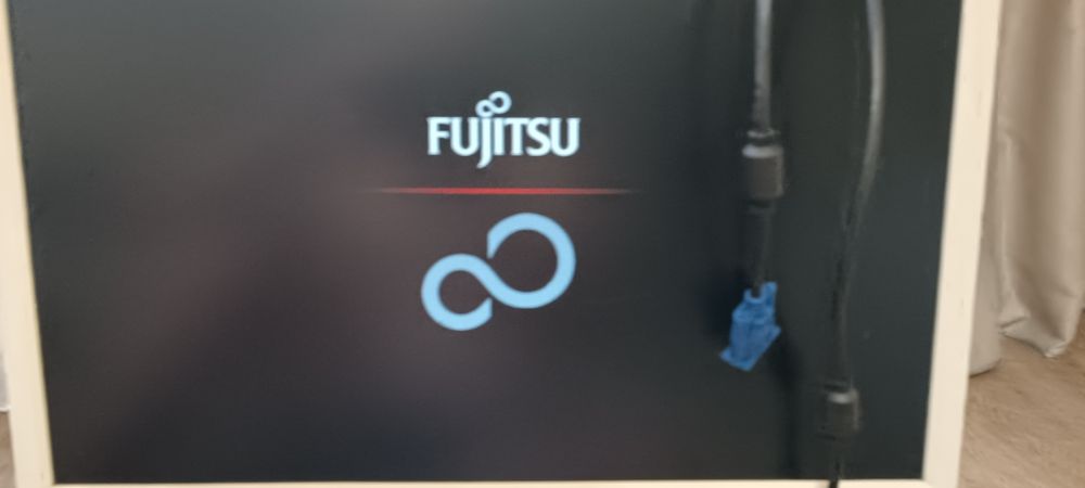 Монітор Fujitsu B22W-5 / 22" (1920x1200)

2 000 грн.