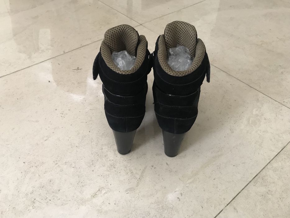 Botas pretas almofadadas marca Elle n39