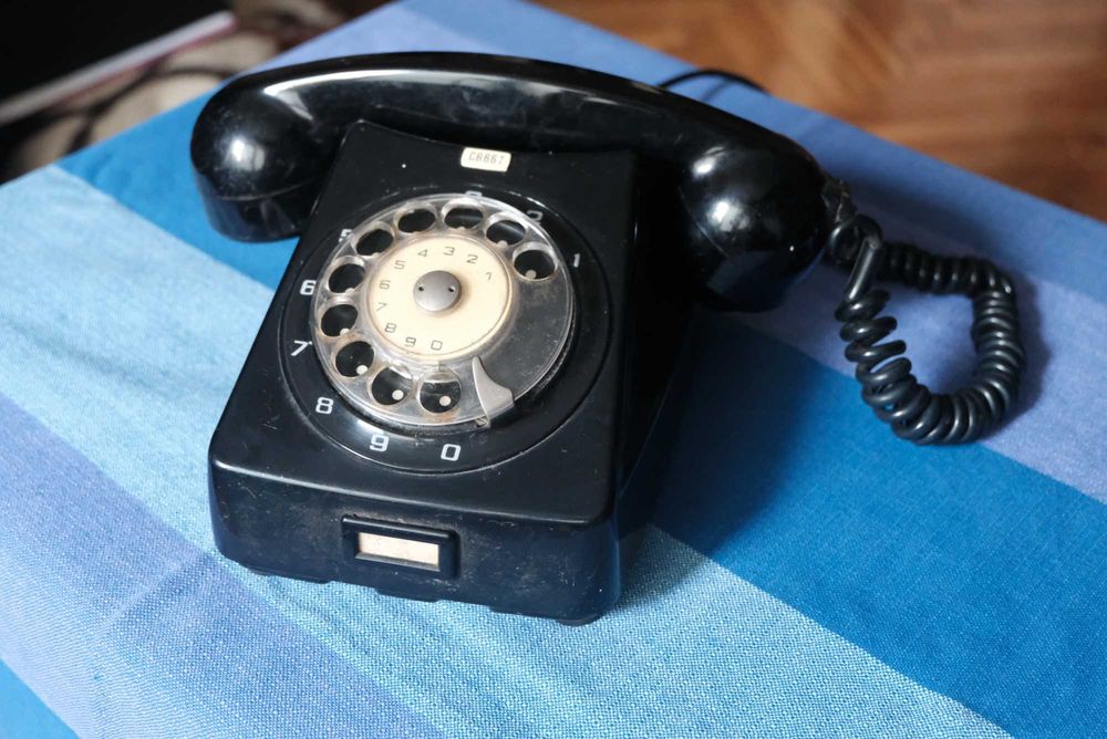 sprzedam telefon  retro