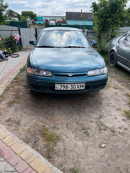 Автомобіль Мазда 626