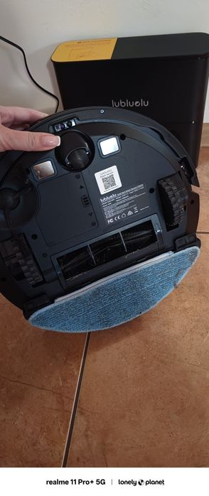 Robot odkurza-mopuje