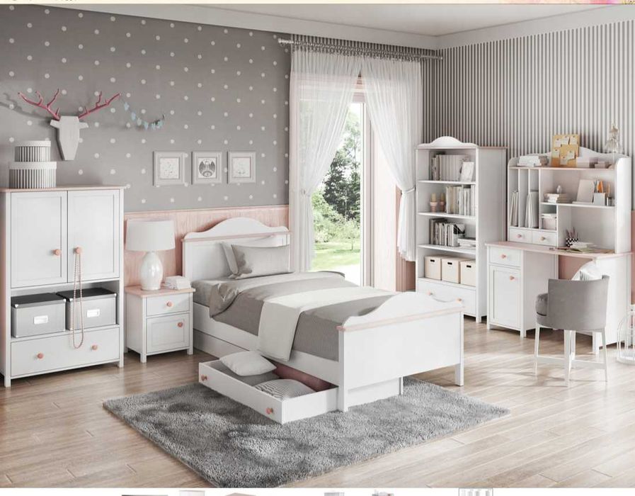 Komplet słodkich mebli dla dziewczynki