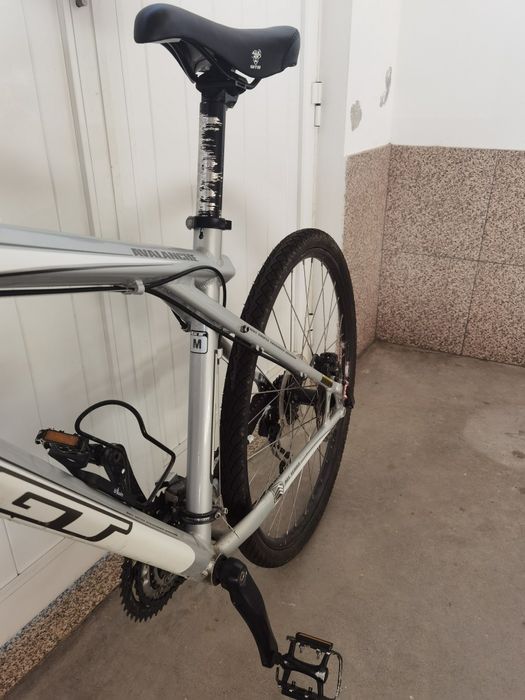 Bicicleta btt GT Avalanche + acessórios