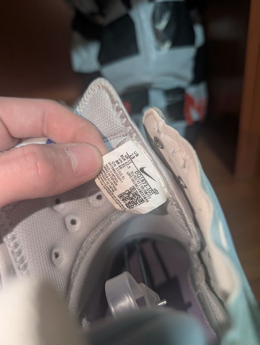 Nike air force 1 react medium