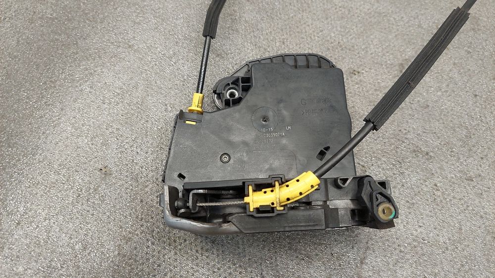 Fechadura / fecho porta frente esquerdo OPEL Astra K