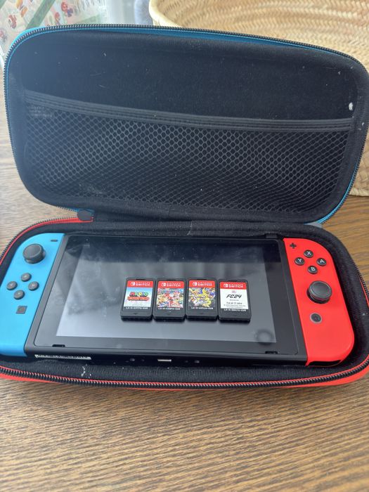 Nintendo Switch V2 em estado impecável
