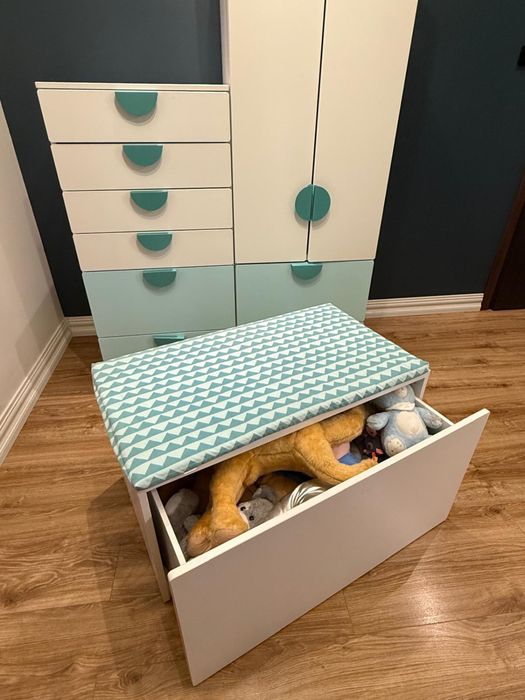 Sprzedam zestaw mebli widoczny na zdjęciu IKEA SMÅSTAD.