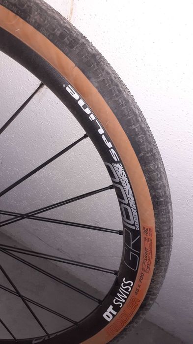 Roda bicicleta DT Swiss frente com disco gravel/ciclismo