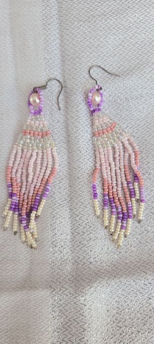 Długie kolczyki chwosty boho z koralików i perełką handmade