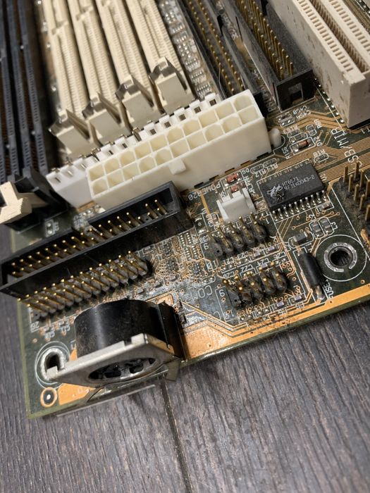 Ретро геймінг плата раритет Pentium MMX Socket 7 ASUS TX97E AT ATX