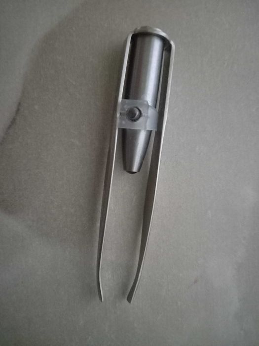 Пинцет с подсветкой