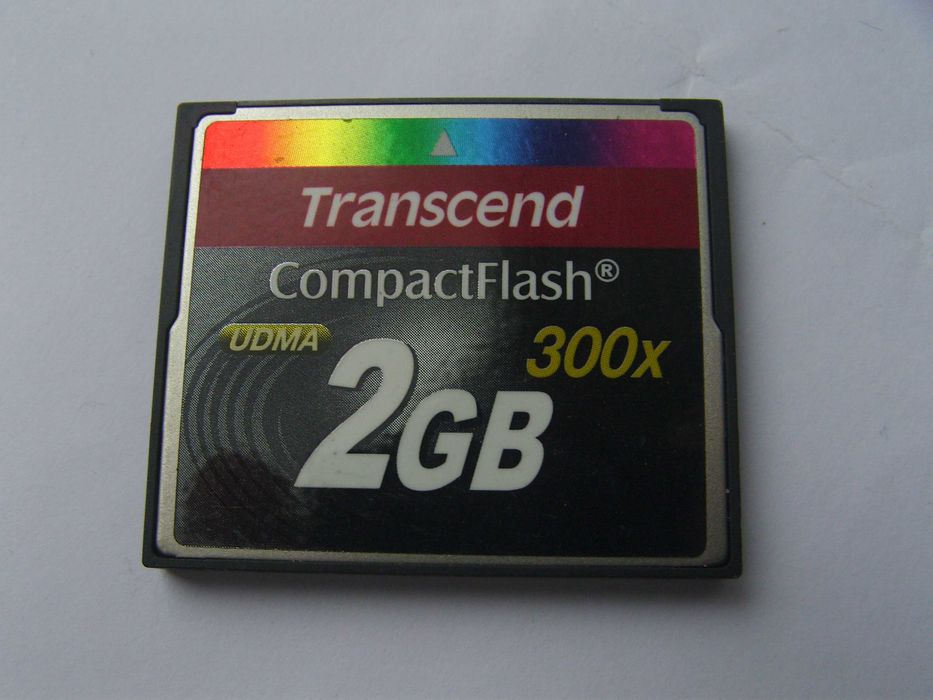 Olympus bls 1, Olympus RM-2, Kenko mc protector 67mm, карти пам'яті